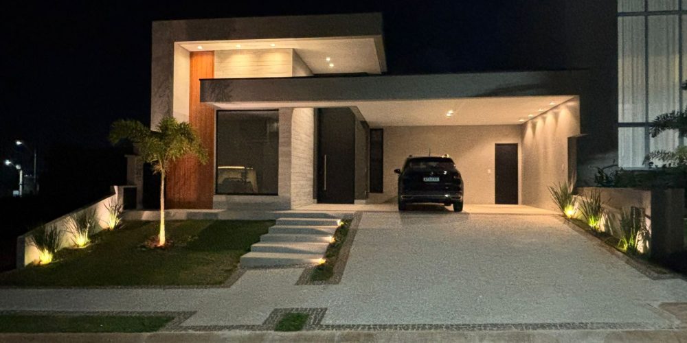 99316317-c538-40da-8dd9-93da8bdde076